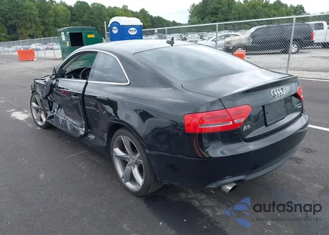 2010 Audi A5 2.0T Premium из США, поврежденный, VIN WAULFAFR1AA001920